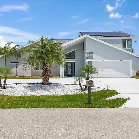 Villa Amidst The Palms